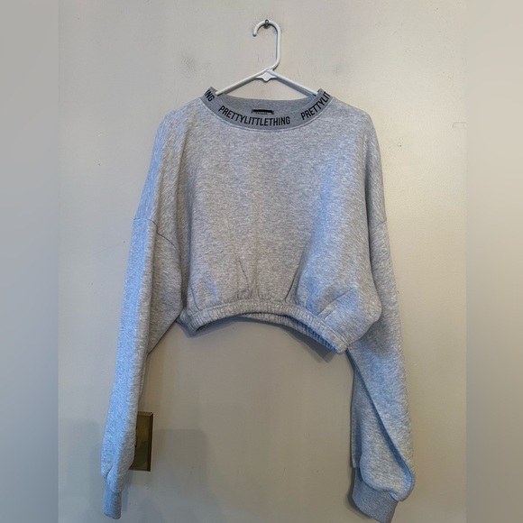 PrettyLittleThing Sweaters - Women’s Pretty Little Thing sweater medium